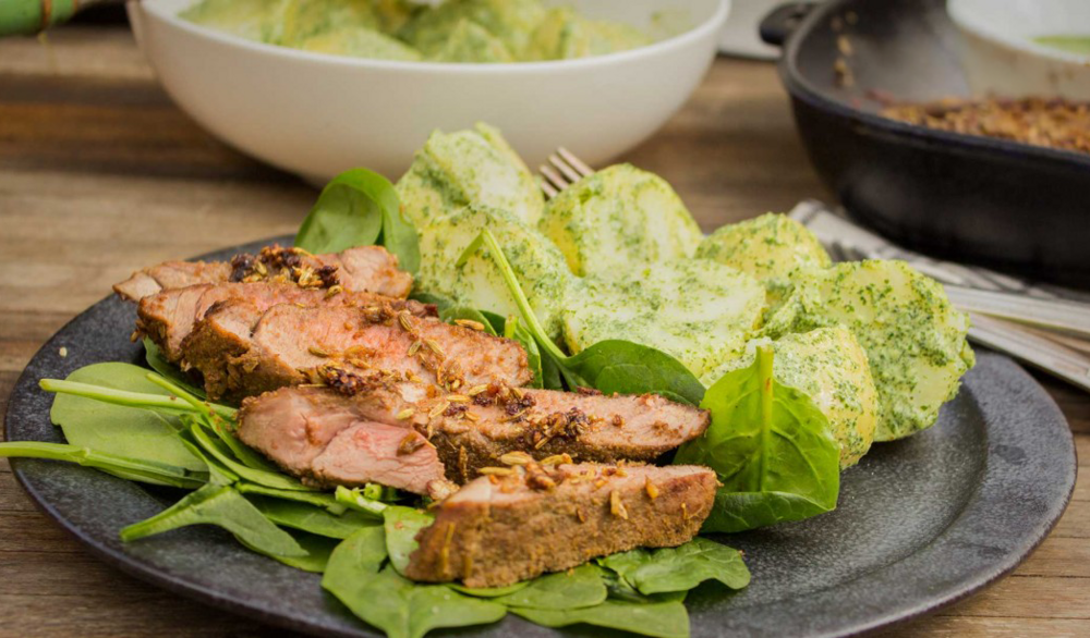 FB-R50-spiced-lamb-with-herb-yoghurt-dressing.RITCHIES-1090x613.png