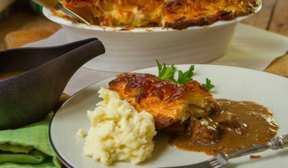 FB-R79-Pepper-steak-Pie-CLEAN-1090x613.jpeg