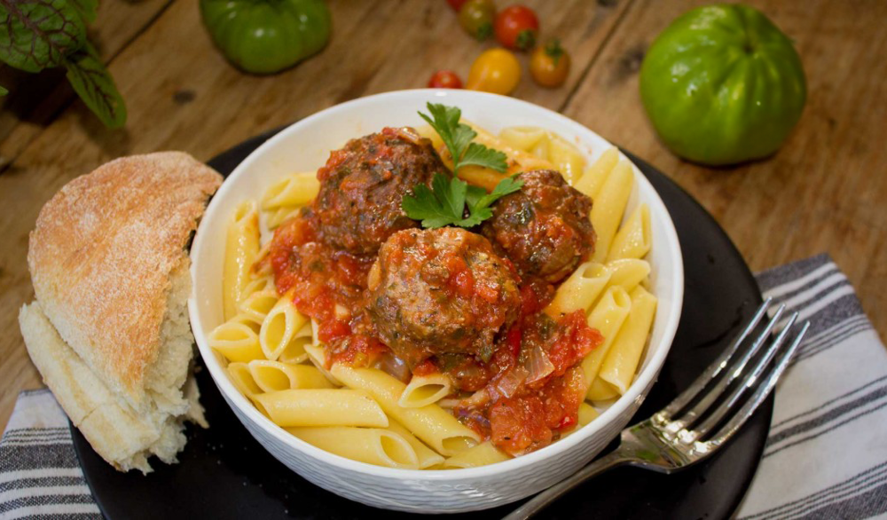 R-S28-Citrus-meatballs-with-tomato-and-herb-sauce-RIGHT1-1090x613.png
